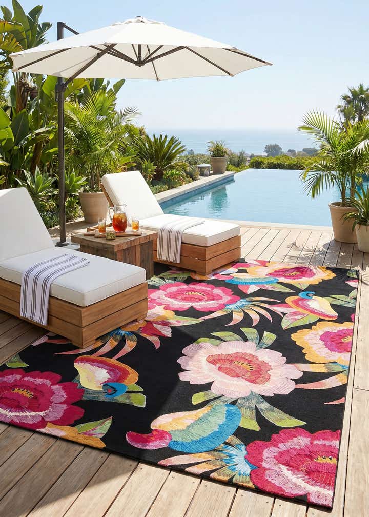 7' 10 x 11' Easy-Clean Botanical Indoor / Outdoor Rug