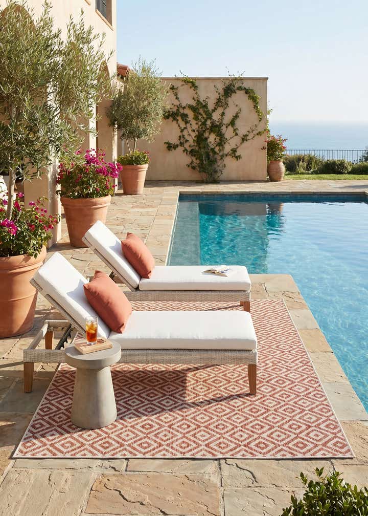 5' 3 x 8' Easy-Clean Jill Zarin Costa Rica Indoor / Outdoor Rug