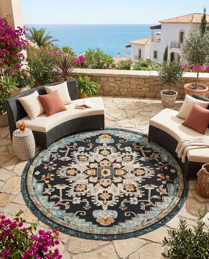 7' 10 x 7' 10 Easy-Clean Casablanca Indoor / Outdoor Round Rug