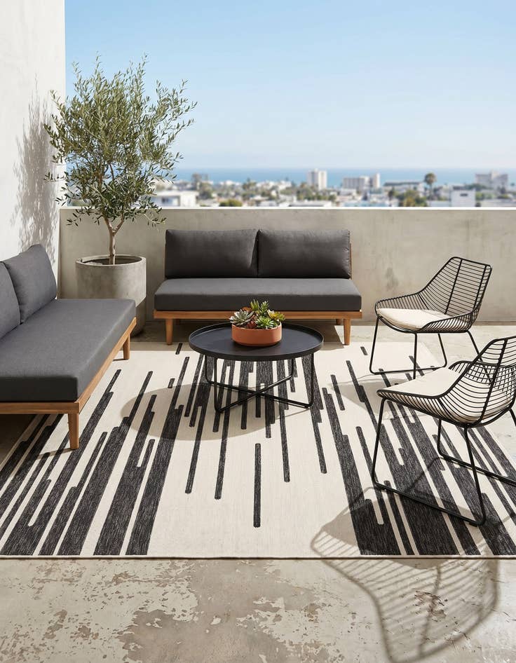 Detail image of 7' 10 x 7' 10 Easy-Clean Modern Indoor / Outdoor Square Rug