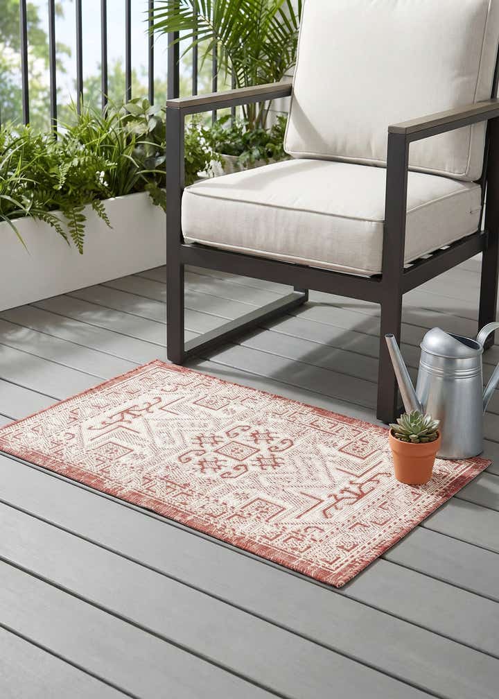 2' x 3' Easy-Clean Aztec Indoor / Outdoor Rug