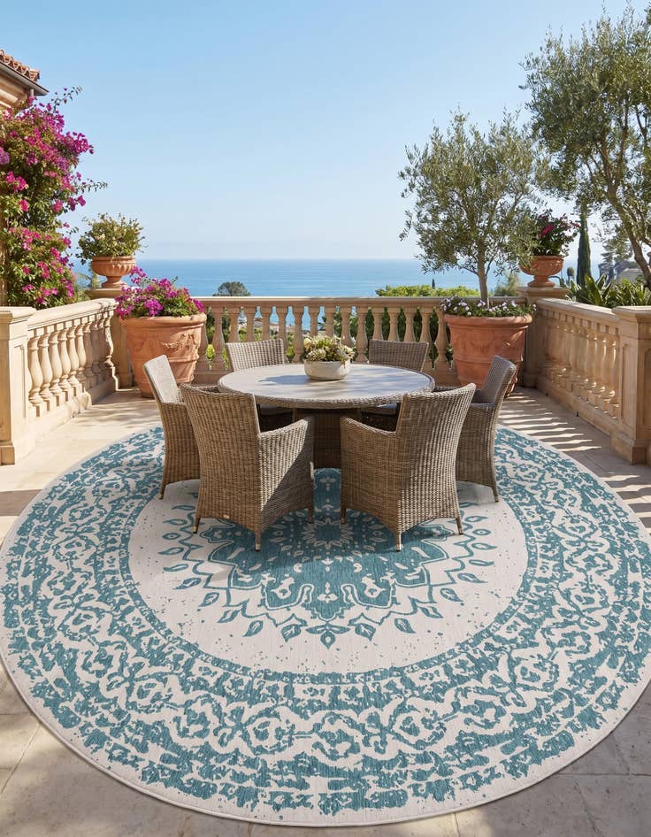 Detail image of 13' x 13' Easy-Clean Traditional Indoor / Outdoor Round Rug