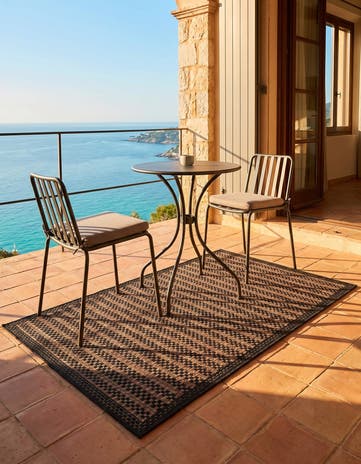 3' 3 x 5' Easy-Clean Border Indoor / Outdoor Rug