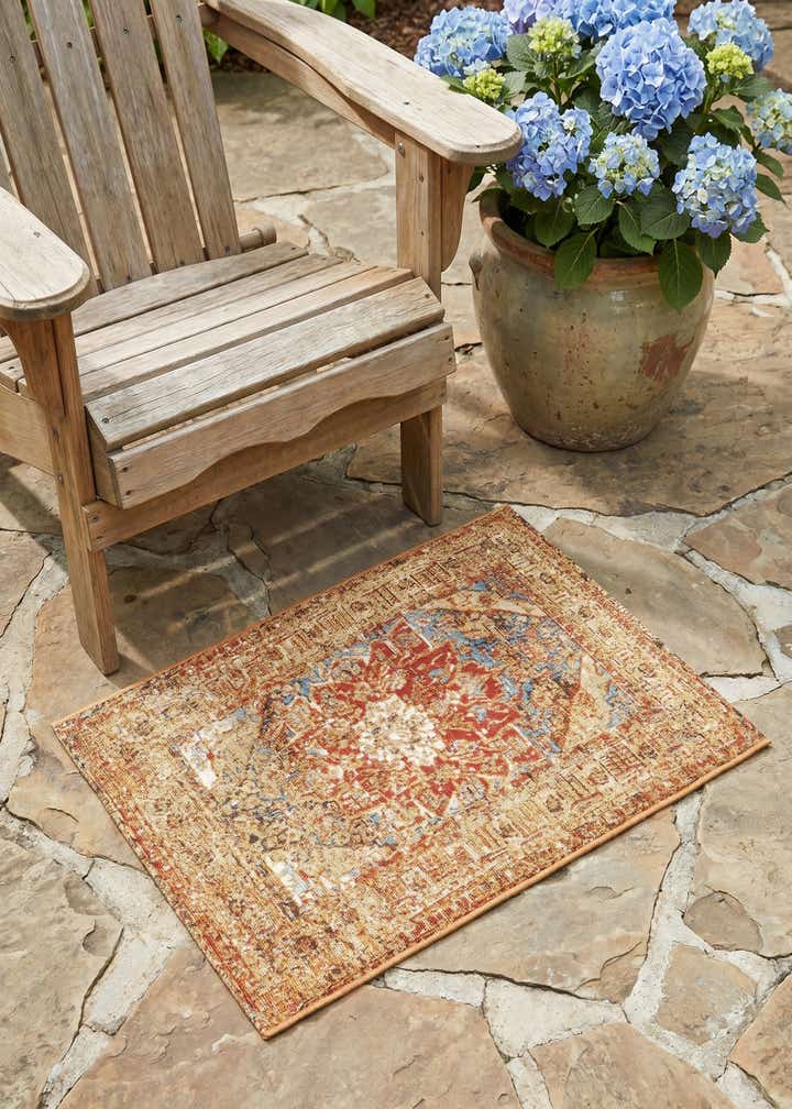 2' x 3' Easy-Clean Traditional Indoor / Outdoor Rug
