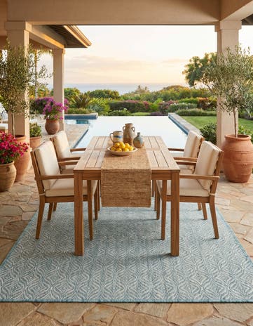 5' 3 x 8' Easy-Clean Lattice Indoor / Outdoor Rug