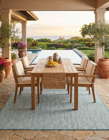 5' 3 x 8' Easy-Clean Lattice Indoor / Outdoor Rug