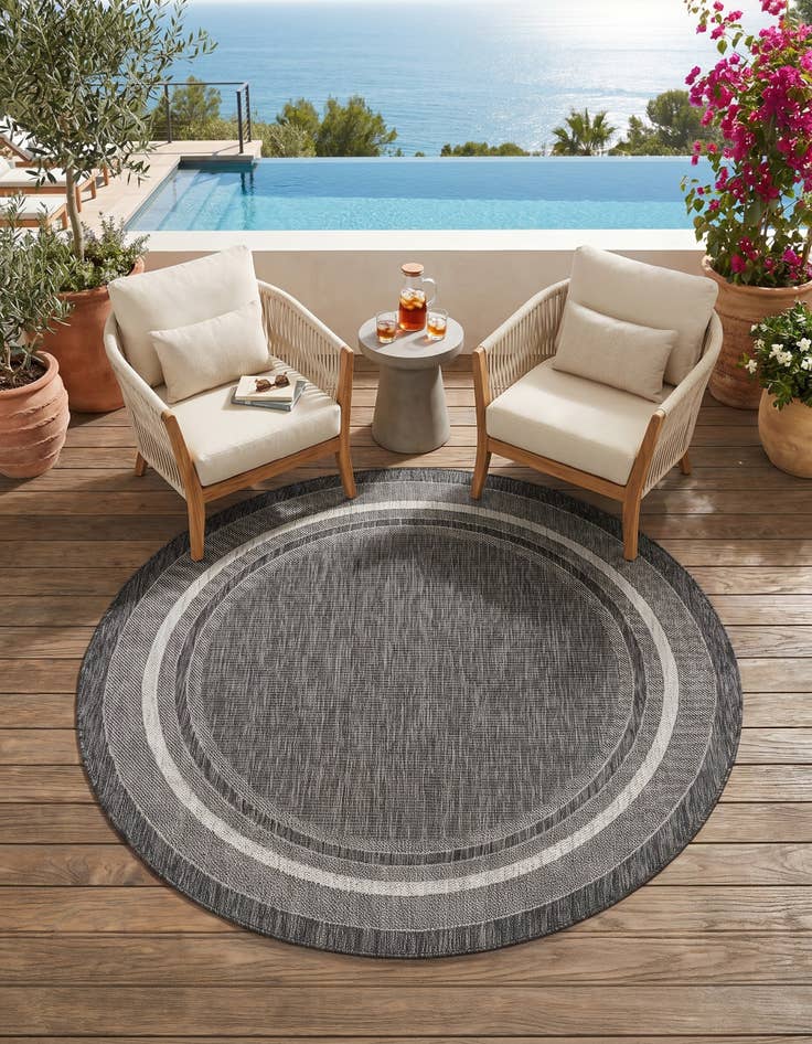 Detail image of 6' x 6' Easy-Clean Border Indoor / Outdoor Round Rug