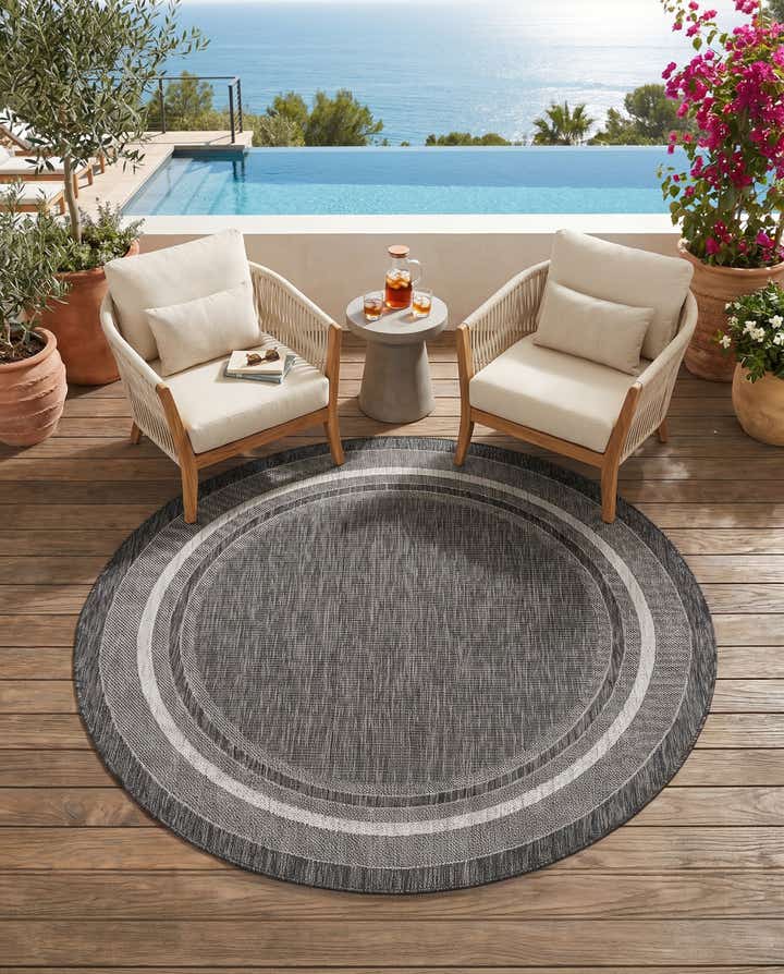 6' x 6' Easy-Clean Border Indoor / Outdoor Round Rug