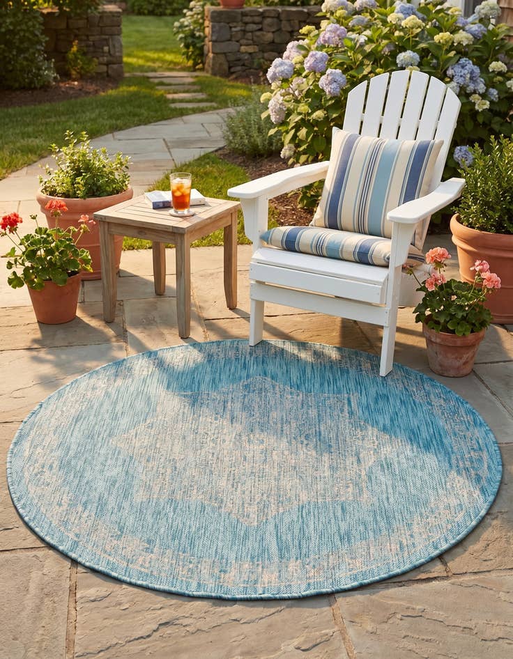 Detail image of 4' x 4' Easy-Clean Traditional Indoor / Outdoor Round Rug