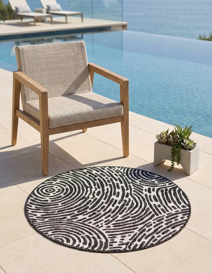 Detail image of 3' x 3' Easy-Clean Modern Indoor / Outdoor Round Rug