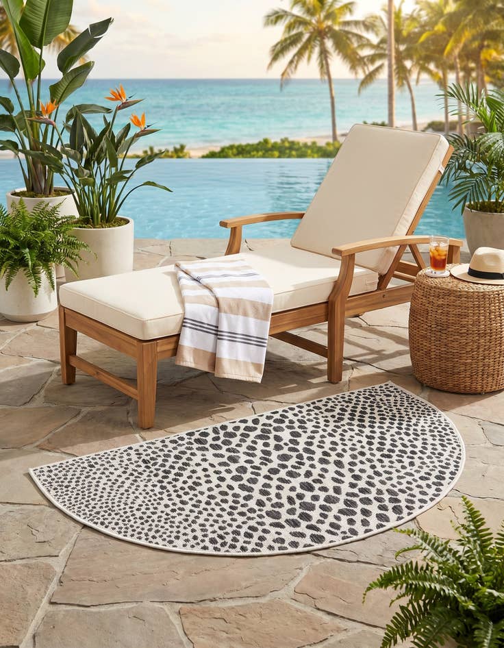 Detail image of 2' 7 x 4' Easy-Clean Jill Zarin Cape Town Indoor / Outdoor Hearth Rug