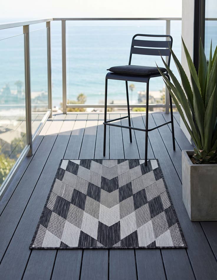 Detail image of 2' x 3' Easy-Clean Modern Indoor / Outdoor Rug