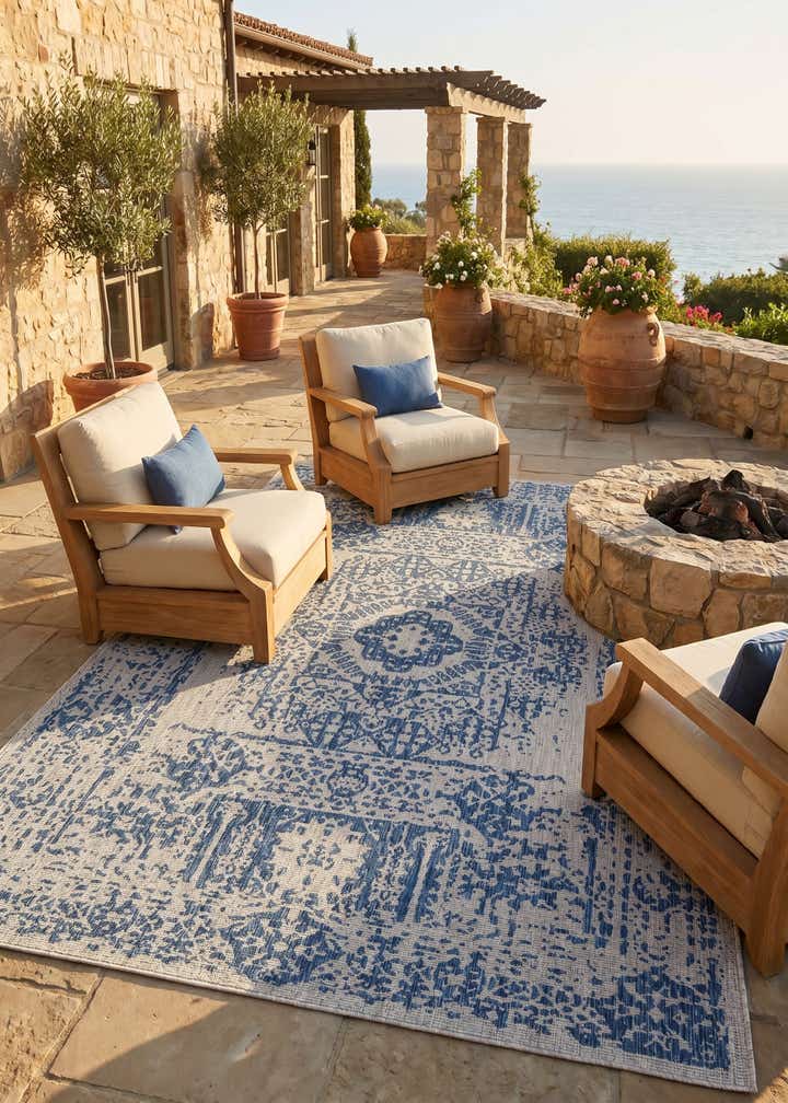 10' x 14' Easy-Clean Traditional Indoor / Outdoor Rug