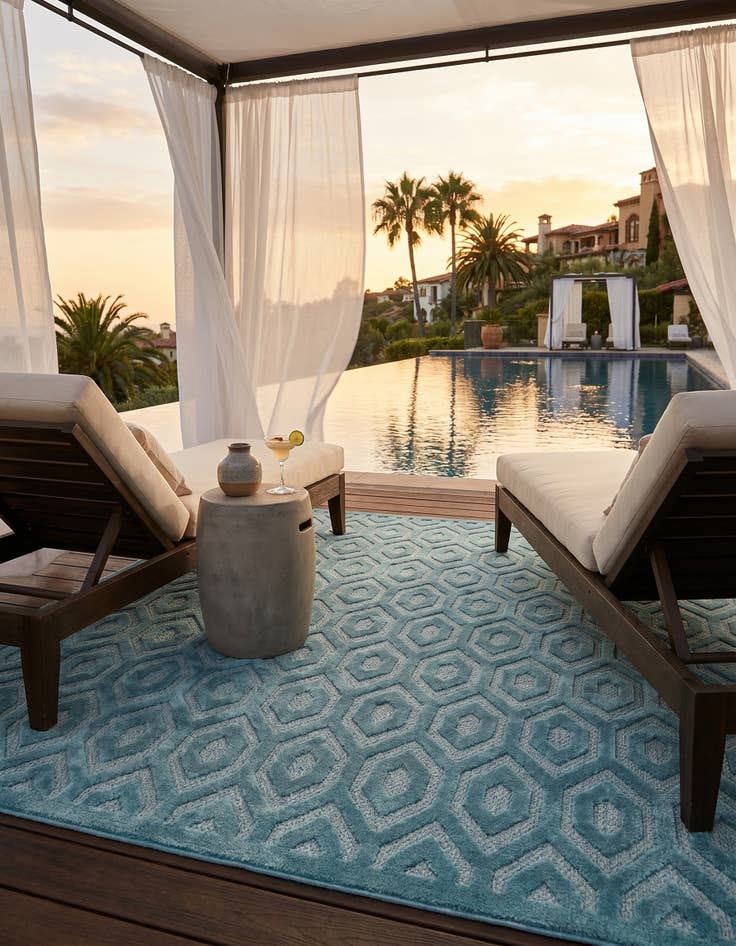 Detail image of 7' 10 x 7' 10 Easy-Clean Trellis Textured Indoor / Outdoor Square Rug