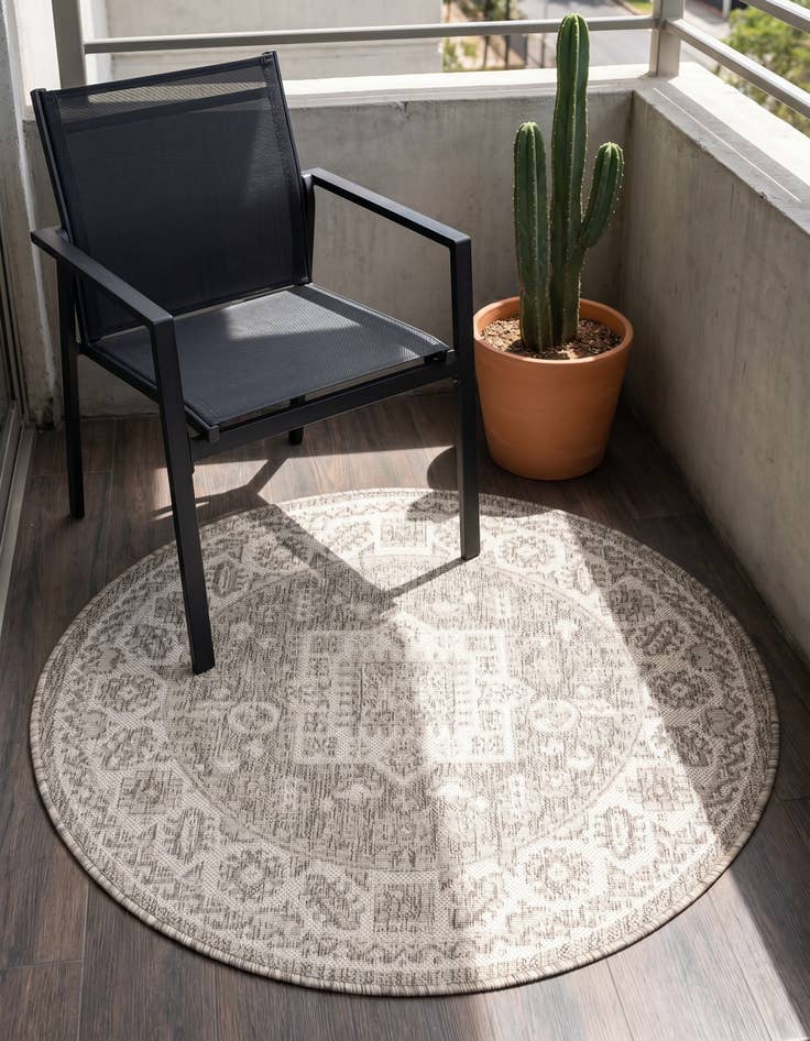 Detail image of 3' x 3' Easy-Clean Aztec Indoor / Outdoor Round Rug
