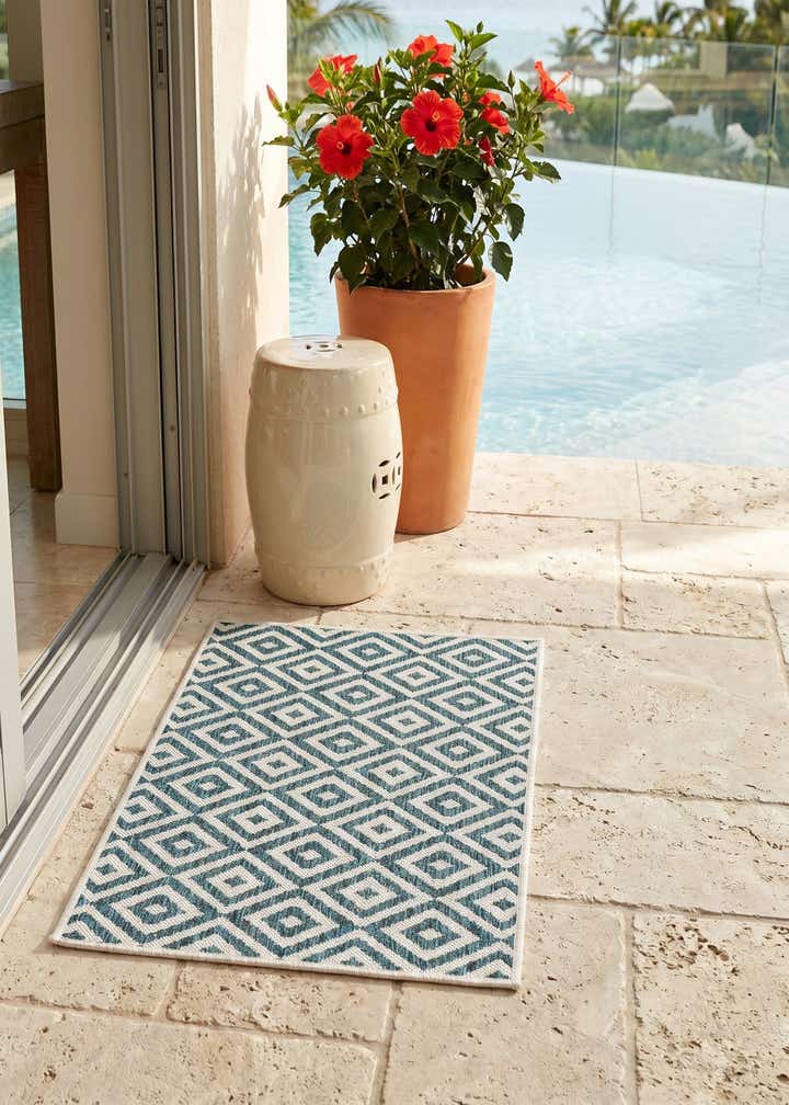 2' x 3' Easy-Clean Jill Zarin Costa Rica Indoor / Outdoor Rug
