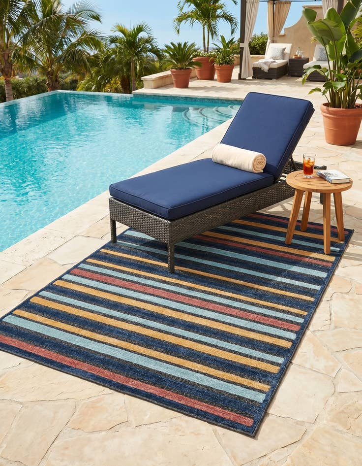 Detail image of 4' x 6' Easy-Clean Belize Indoor / Outdoor Rug
