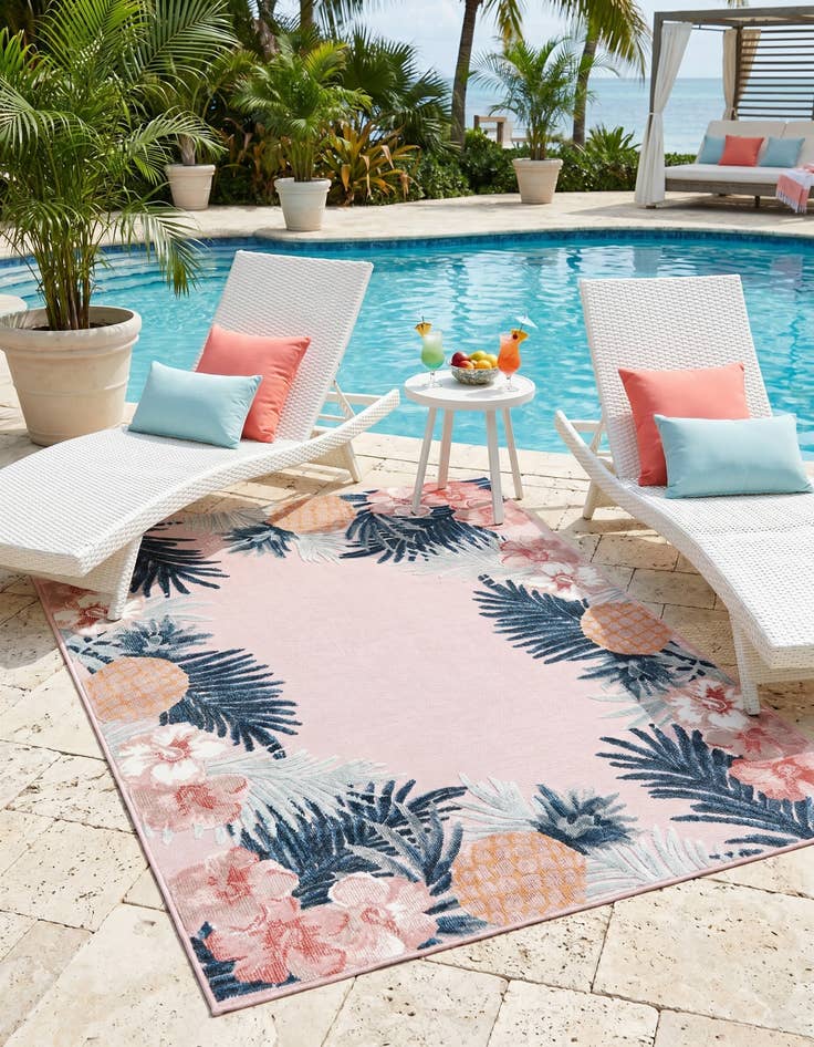 Detail image of 4' 5 x 6' Easy-Clean Botanical Indoor / Outdoor Rug