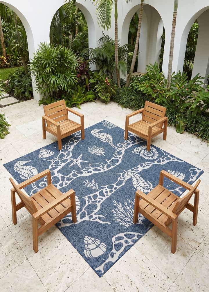 7' 10 x 7' 10 Easy-Clean Coastal Indoor / Outdoor Square Rug