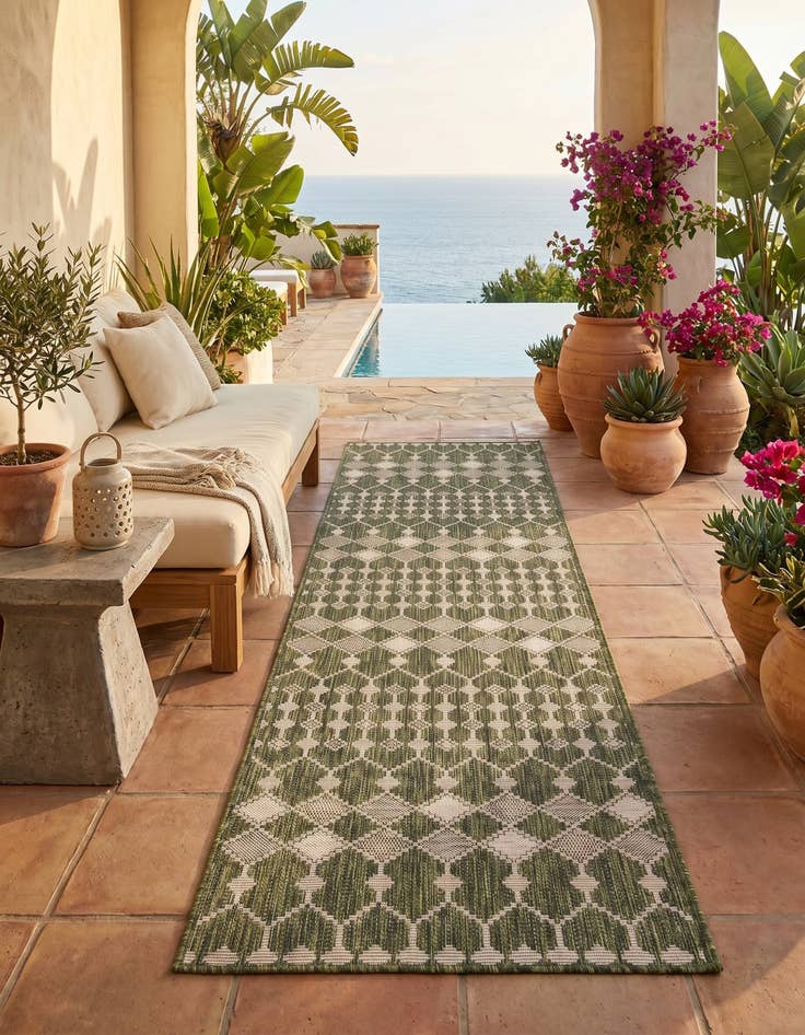 Detail image of 2' 7 x 10' Easy-Clean Lattice Indoor / Outdoor Runner Rug