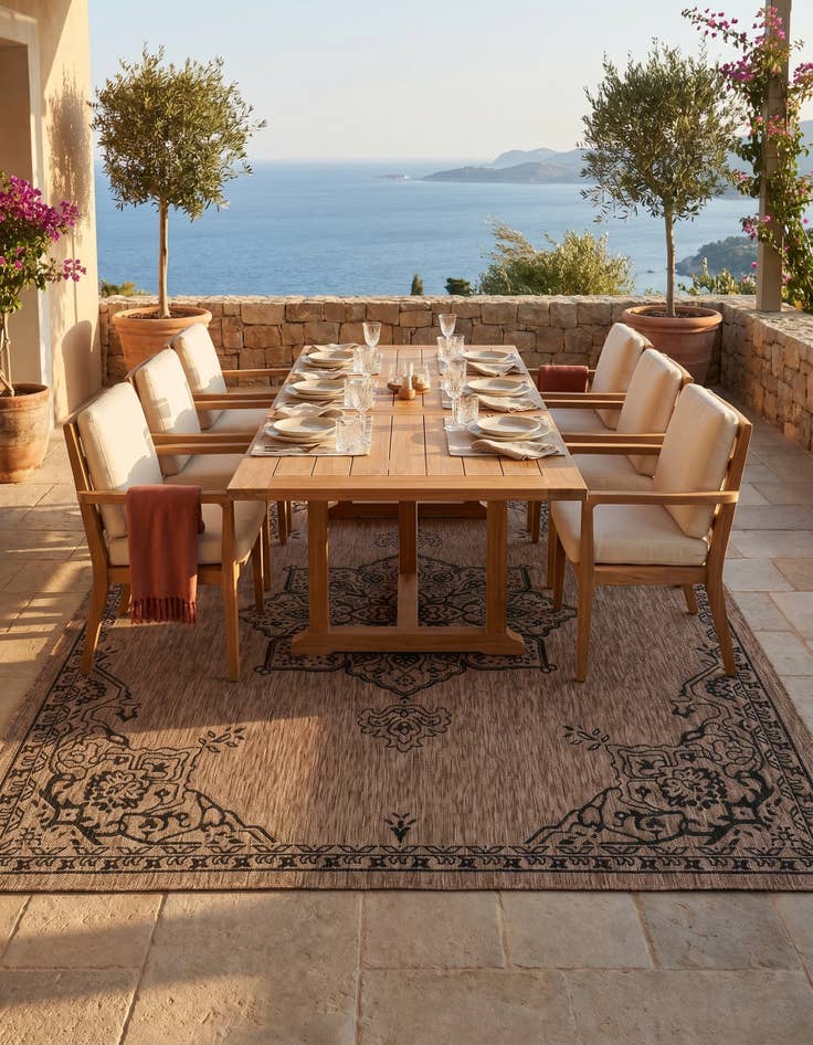 Detail image of 7' 10 x 10' Easy-Clean Traditional Indoor / Outdoor Rug