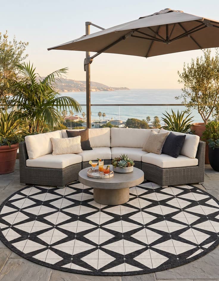 Detail image of 13' x 13' Easy-Clean Modern Indoor / Outdoor Round Rug