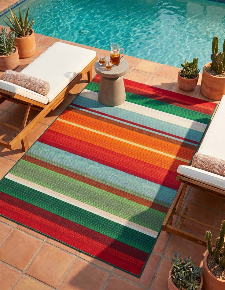 Detail image of 4' x 6' Easy-Clean Modern Indoor / Outdoor Rug