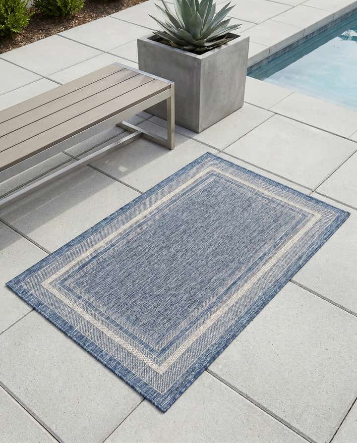 3' x 5' 3 Easy-Clean Border Indoor / Outdoor Rug