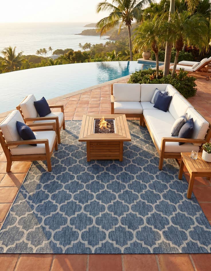 Detail image of 10' x 14' Easy-Clean Trellis Indoor / Outdoor Rug