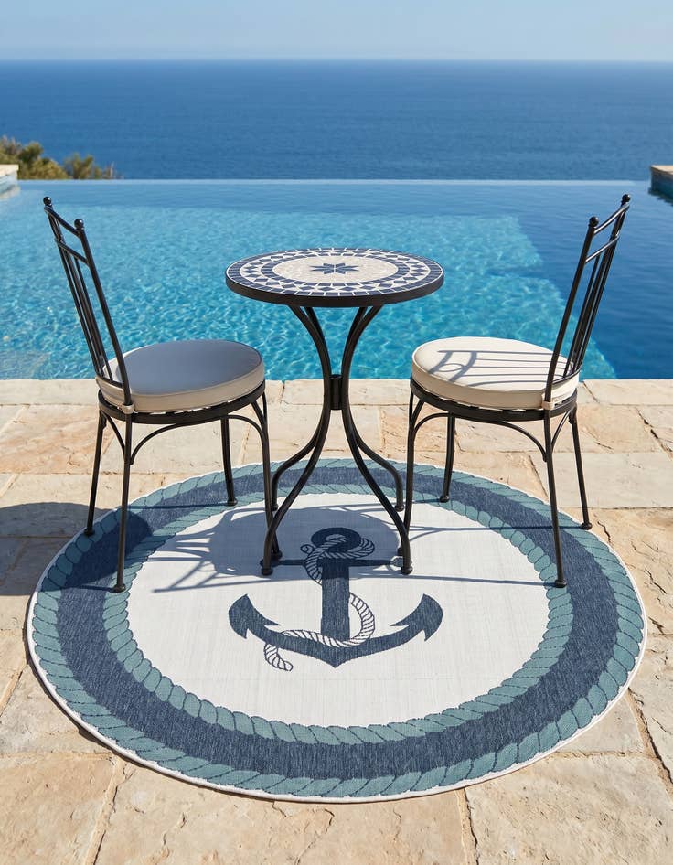 Detail image of 4' x 4' Easy-Clean Coastal Indoor / Outdoor Round Rug