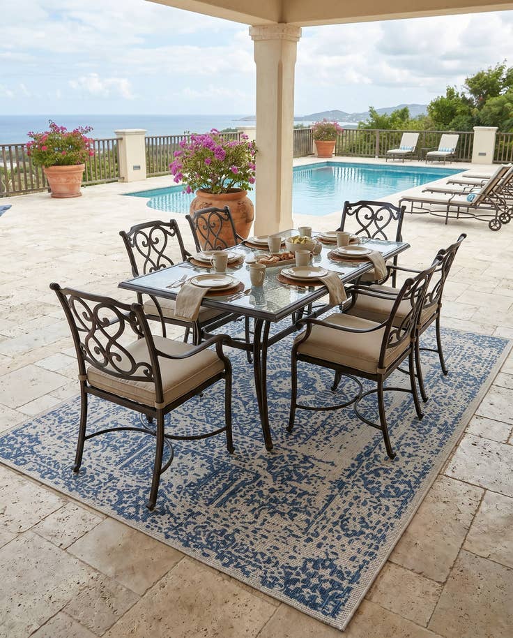 Detail image of 7' 10 x 11' Easy-Clean Traditional Indoor / Outdoor Rug