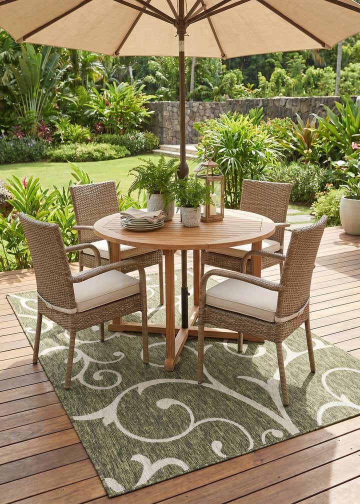 5' 3 x 8' Easy-Clean Botanical Indoor / Outdoor Rug