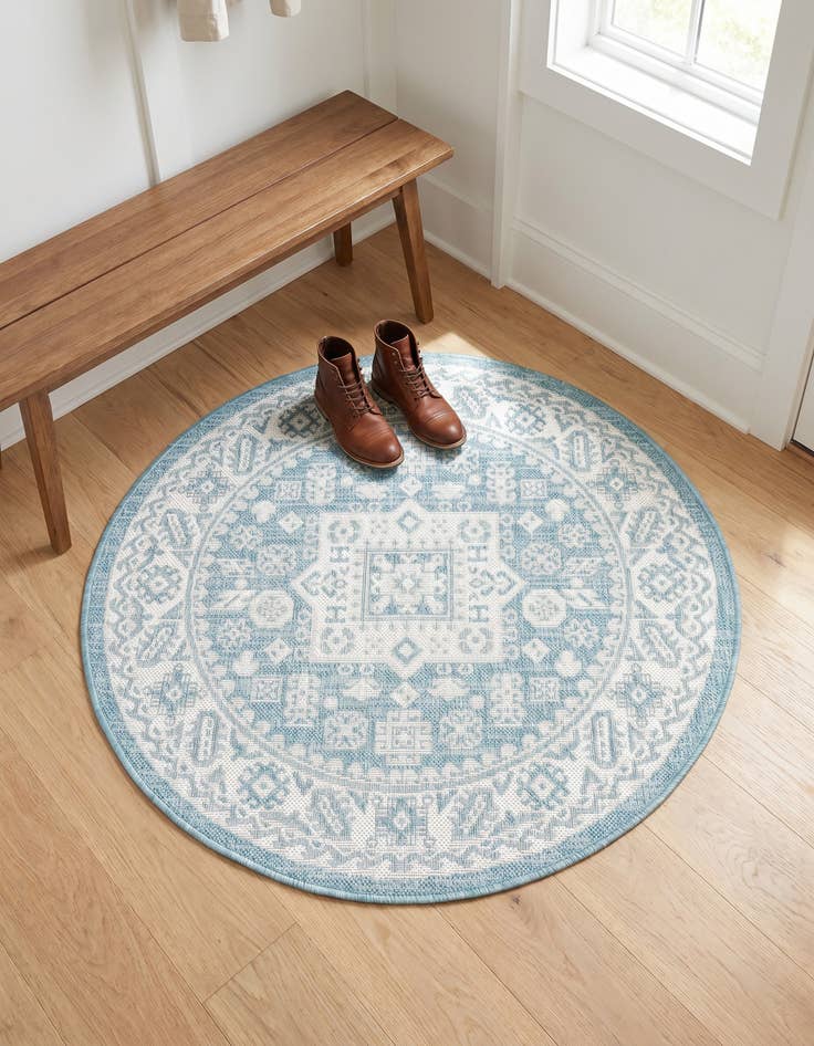 Detail image of 3' x 3' Easy-Clean Aztec Indoor / Outdoor Round Rug
