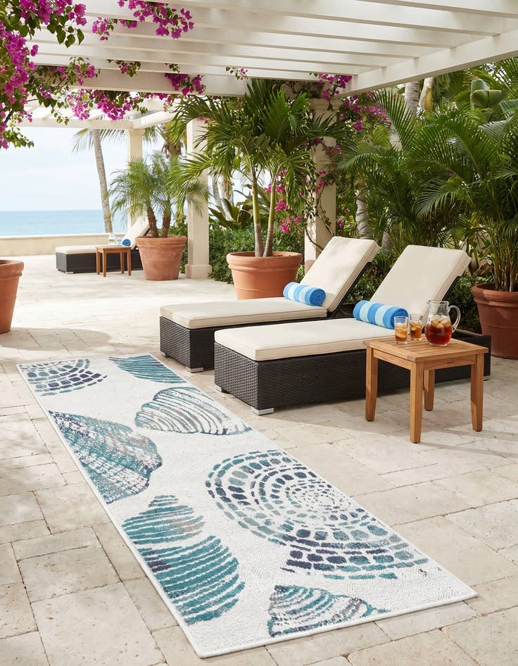 Detail image of 2' x 5' Easy-Clean Coastal Indoor / Outdoor Runner Rug