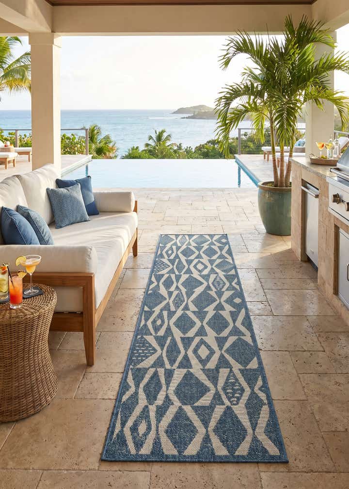 2' 7 x 10' Easy-Clean Baja Indoor / Outdoor Runner Rug