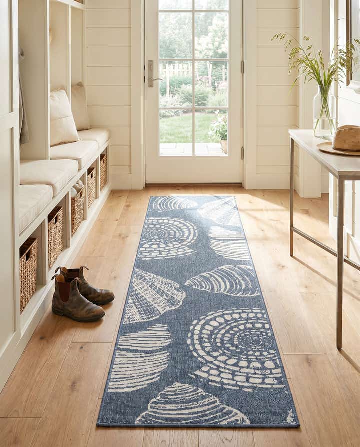 2' x 8' Easy-Clean Coastal Indoor / Outdoor Runner Rug