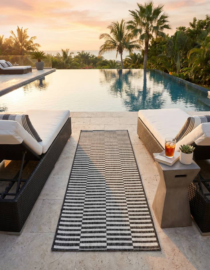 Detail image of 2' x 6' Easy-Clean Ribbon Indoor / Outdoor Runner Rug