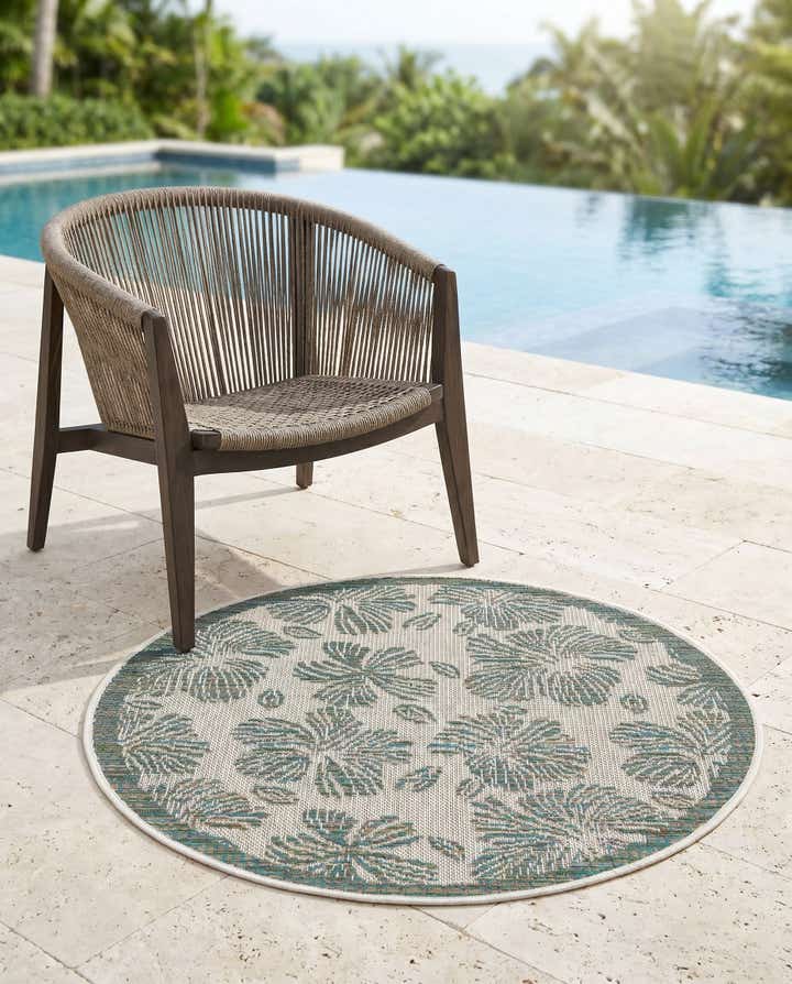 3' 3 x 3' 3 Easy-Clean Baja Indoor / Outdoor Round Rug
