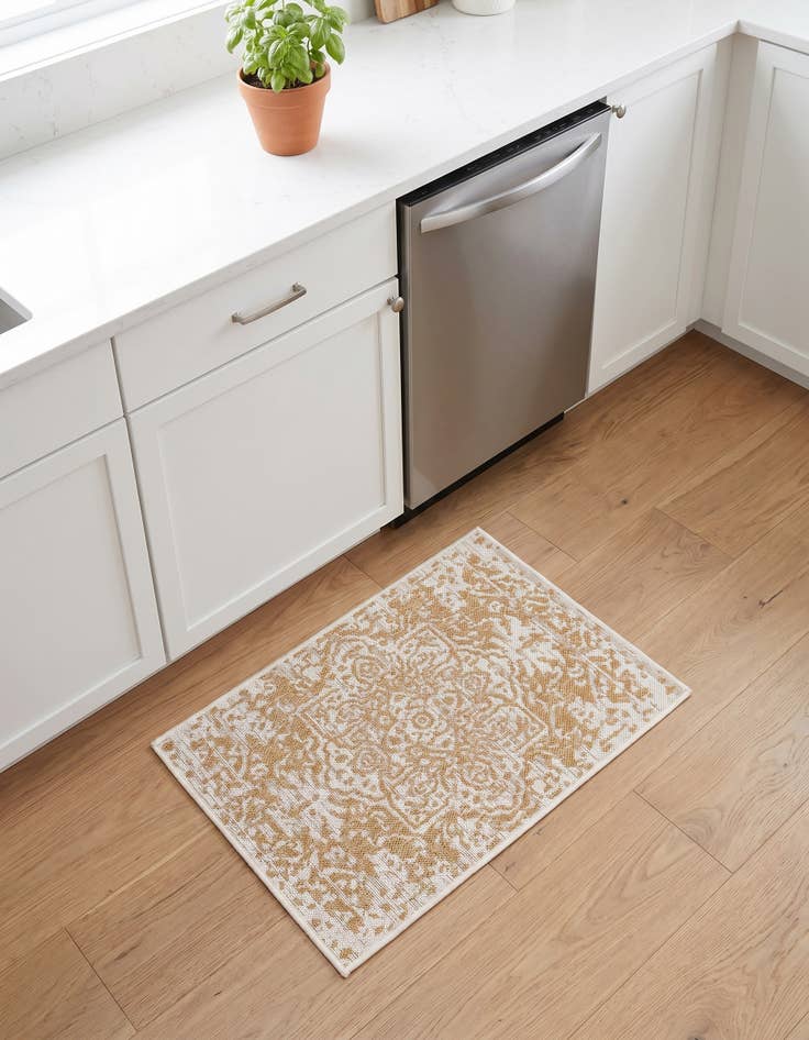 Detail image of 2' x 3' Easy-Clean Jill Zarin Dubai Indoor / Outdoor Rug