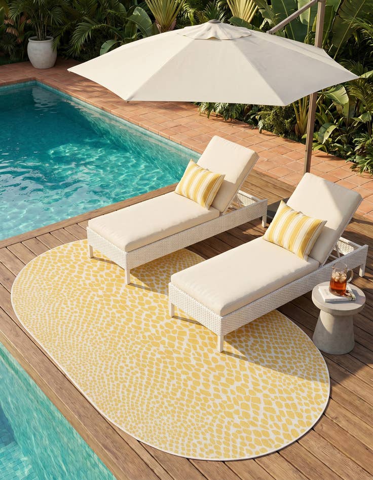 Detail image of 5' 3 x 8' Easy-Clean Jill Zarin Cape Town Indoor / Outdoor Oval Rug
