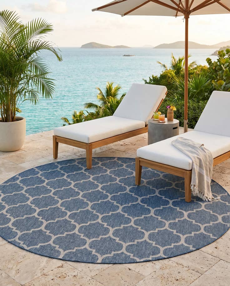 Detail image of 10' x 10' Easy-Clean Lattice Indoor / Outdoor Round Rug