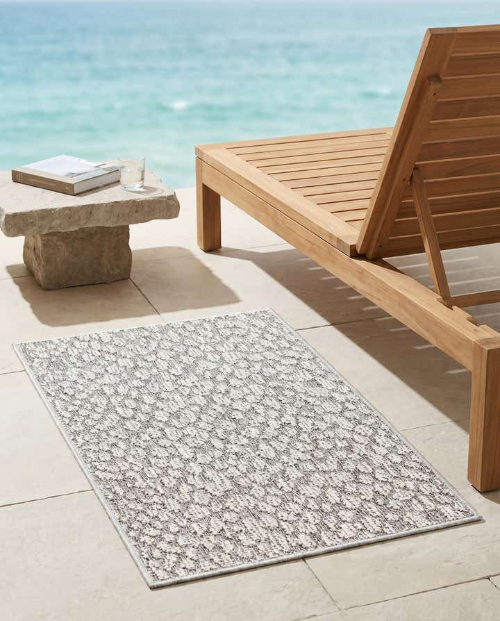 2' x 3' 1 Easy-Clean Safari Indoor / Outdoor Rug