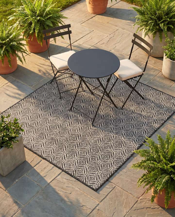 5' 3 x 5' 3 Easy-Clean Lattice Indoor / Outdoor Square Rug