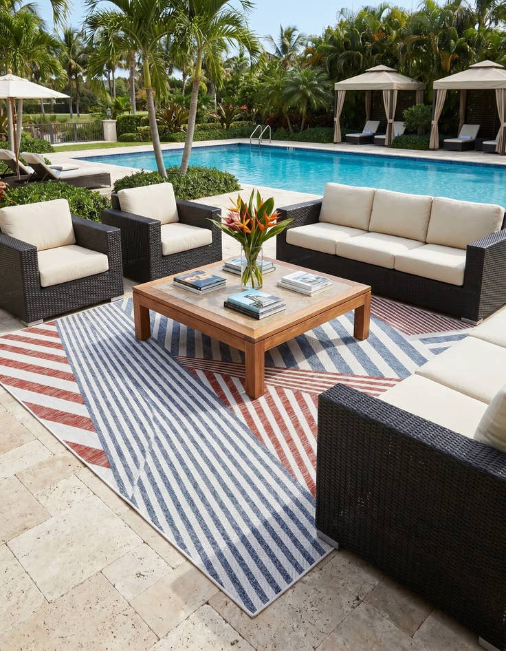 Detail image of 7' 10 x 7' 10 Easy-Clean Jill Zarin Indoor / Outdoor Square Rug