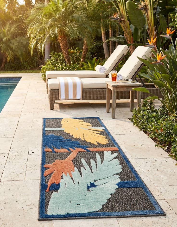 Detail image of 2' x 6' Easy-Clean Belize Indoor / Outdoor Runner Rug