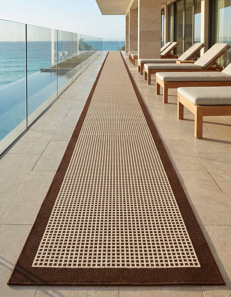 Detail image of 2' 7 x 12' Easy-Clean Border Indoor / Outdoor Runner Rug