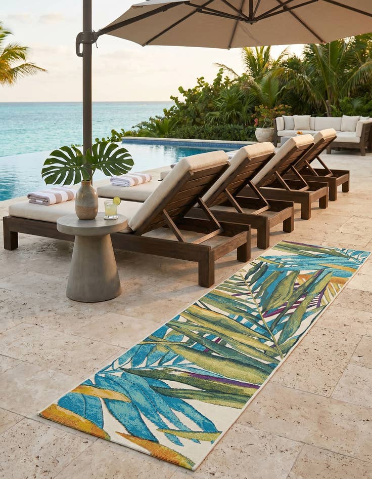 Detail image of 2' x 8' Easy-Clean Botanical Indoor / Outdoor Runner Rug