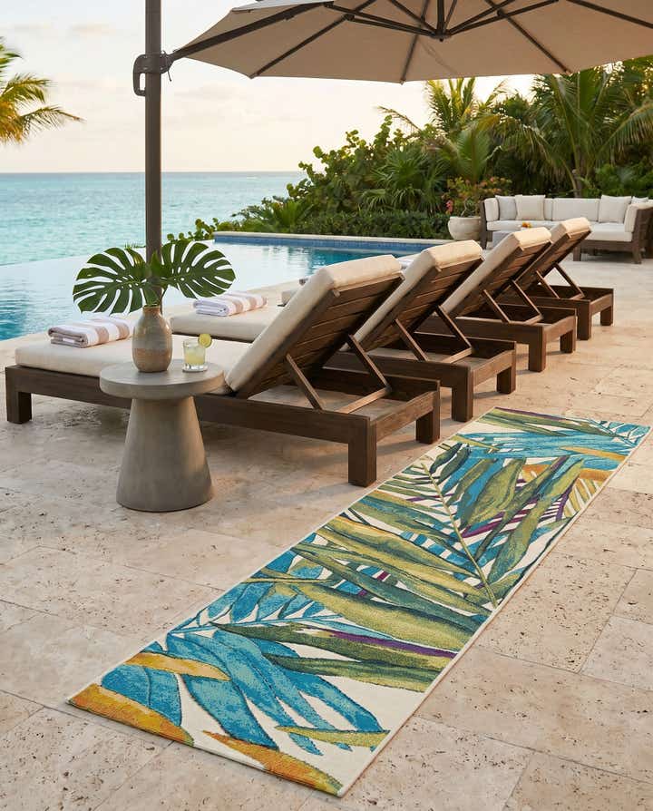 2' x 8' Easy-Clean Botanical Indoor / Outdoor Runner Rug