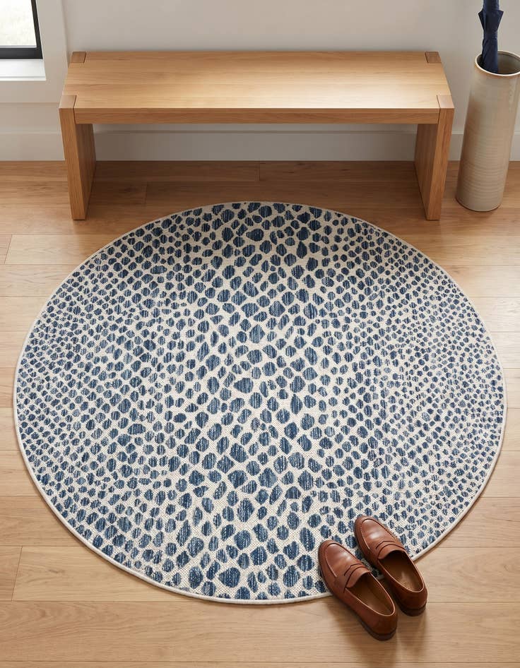 Detail image of 4' x 4' Easy-Clean Jill Zarin Cape Town Indoor / Outdoor Round Rug