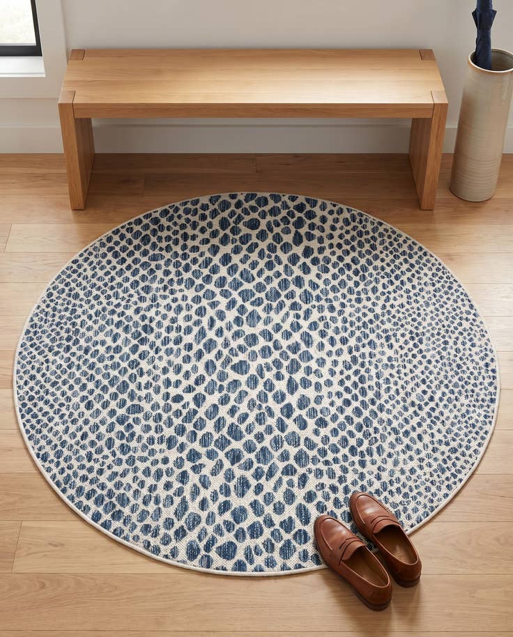 Detail image of 4' x 4' Easy-Clean Jill Zarin Cape Town Indoor / Outdoor Round Rug